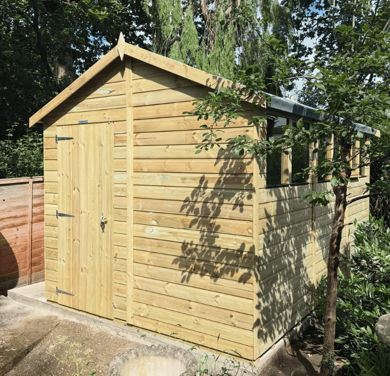 Houtpost tuinhuis met zadeldak